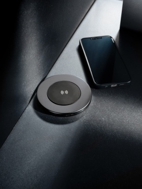 Logotrade Geschäftsgeschenke das Foto: Terra 10W Wireless Charger aus RCS recyceltem Aluminium