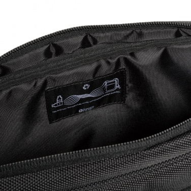 Logotrade Logogeschenke das Foto: Swiss Peak RPET Voyager RFID 15.6" Laptoptasche