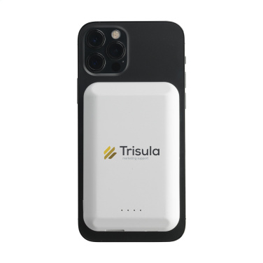 Logo trade promotional gift photo of: Force Magnetic RCS Recycled Wireless Powerbank 5000