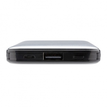 Logotrade ärikingituse foto: 5000 mAh taskuvõimsuspank integreeritud kaablitega