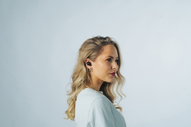 Logo trade ärikingid foto: Urban Vitamin Palm Springsi RCS rplastist ENC kõrvaklapid