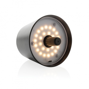 Logotrade meene foto: BottleGlow RCS taaskasutatud plastpudeli lamp