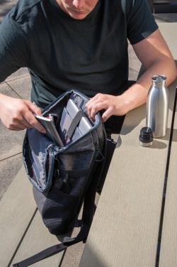 Logotrade ärikingi foto: 900D hõlpsasti ligipääsetav 15,6-tolline PVC-vaba sülearvuti seljakott