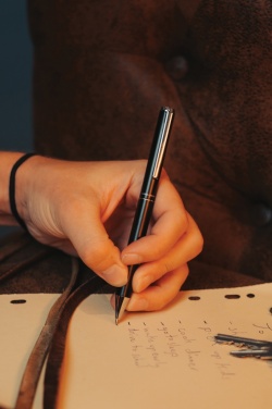 Logo trade reklaamkingituse pilt: SP Tula RCS sertifitseeritud taaskasutatud PU võtmehoidja ja pliiatsikomplekt