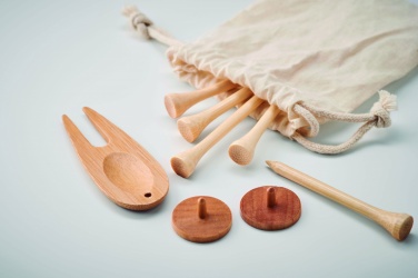 Logo trade ärikingi pilt: Golfitarvikute komplekt kotis