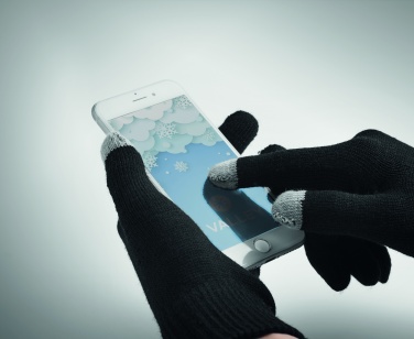 Logo trade reklaamkingitused foto: Talvekomplekt taaskasutatud materjalist, kindad, müts ja sall