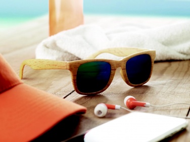 Logotrade meened pilt: Puidust raamiga päikeseprillid MAARDU