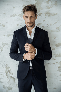 Logo trade meene pilt: Krediit- ja visiitkaartide hoidja