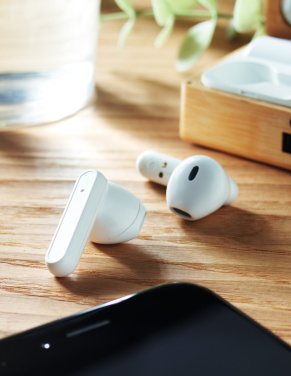 Logotrade firmakingitused pilt: OREBAM TWS kõrvaklapid bambusest ümbrises