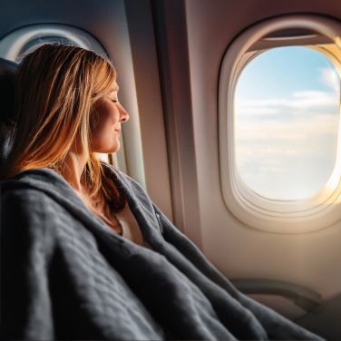 Logotrade meened pilt: Tekk ja padi 2 in 1 AMIATA Schwarzwolf