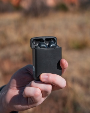 Logo trade liikelahjat tuotekuva: Skywave aurinkovoimakuulokkeet RCS kierrätetystä muovista