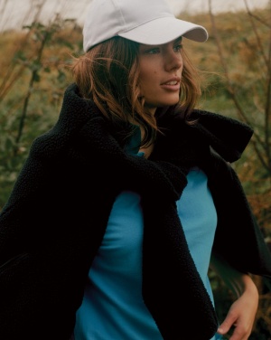 Logo trade mainoslahjat ja liikelahjat kuva: Iqoniq Diran teddyfleecetakki kierrätetystä polyesteristä