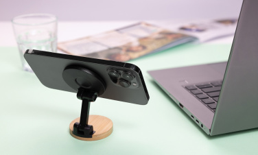 Logotrade mainoslahjat kuva: Magmount puhelinteline RCS kierrätysmuovista ja bambusta