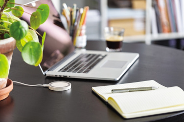 Лого трейд pекламные cувениры фото: Круглая беспроводная зарядная панель Wheat Straw 5 Вт