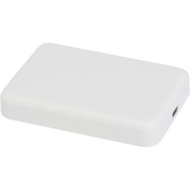 Logotrade kampanjprodukter bild: Acrab 5 000 mAh 15 W magnetisk trådlös powerbank med 20 W PD – tillverkad av återvunnen plast